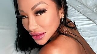 Fucktime With magnificent chinese cougar CJ Miles
