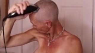 Razor clean-shaven In The bathtub