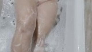 Sumptuous kneads in the shower