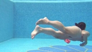 Villa swimming pool nude practice with Sazan