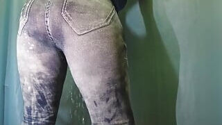 Pissing in denim trousers with yam-sized mind-blowing backside